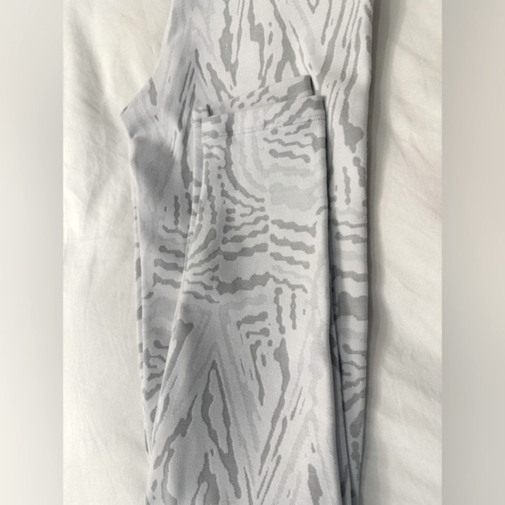 NWOT Devon Windsor Alex Legging - Picture 11 of 13